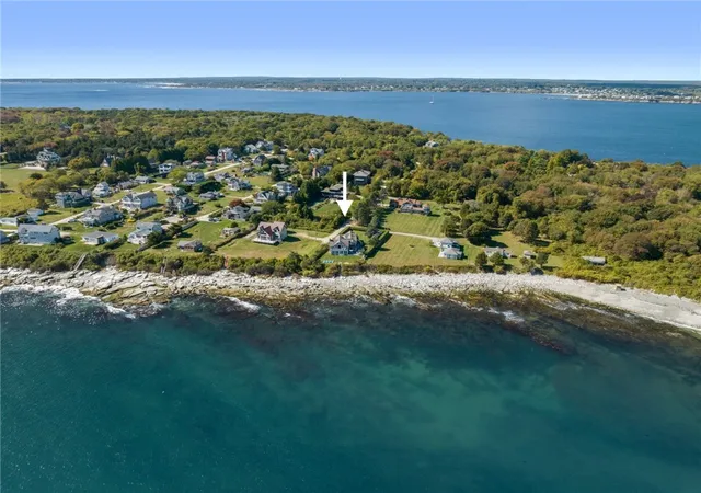 Homes for sale in Jamestown, RI | 4 Hull Cove St, Jamestown, RI 02835 | MLS# 1408647