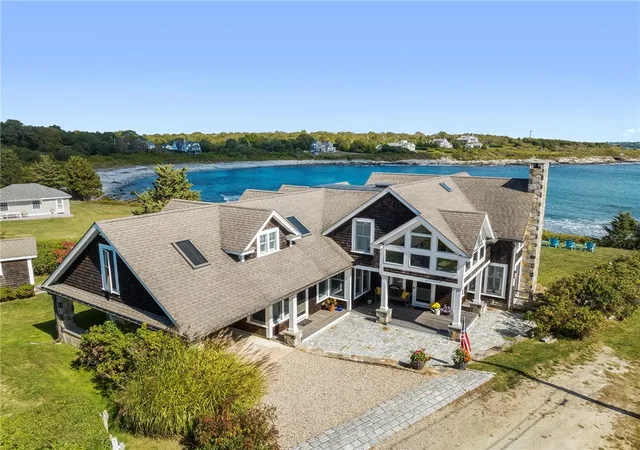 Homes for sale in Jamestown, RI | 4 Hull Cove St, Jamestown, RI 02835 | MLS# 1408647