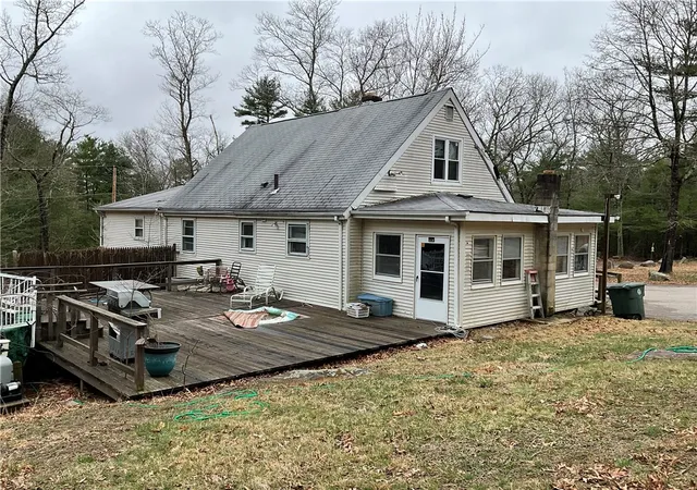 Homes for sale in Coventry, RI | 832 Phillips Hill Rd, Coventry, RI 02816 | MLS# 1409062