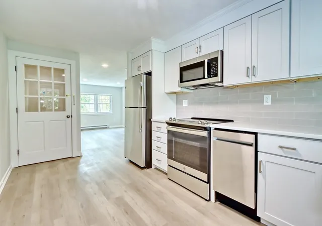 5th image of 407 Washington St #2, Westwood, MA 02090 | MLS# 1409168