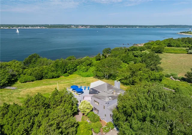 Homes for sale in Jamestown, RI | 76 Battery Ln, Jamestown, RI 02835 | MLS# 1409358