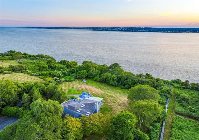 Homes for sale in Jamestown, RI | 76 Battery Ln, Jamestown, RI 02835 | MLS# 1409358