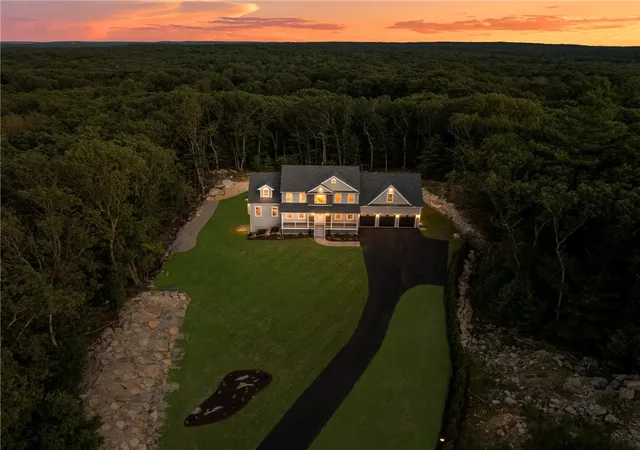 Homes for sale in East Greenwich, RI | 35 Beech Crest Rd, East Greenwich, RI 02818 | MLS# 1409398