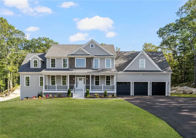 Homes for sale in East Greenwich, RI | 35 Beech Crest Rd, East Greenwich, RI 02818 | MLS# 1409398