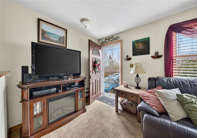 5th image of 22 Connecticut Ave, Middletown, RI 02842 | MLS# 1409365