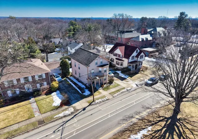 3rd image of 261 Blackstone Blvd, Providence, RI 02906 | MLS# 1406427