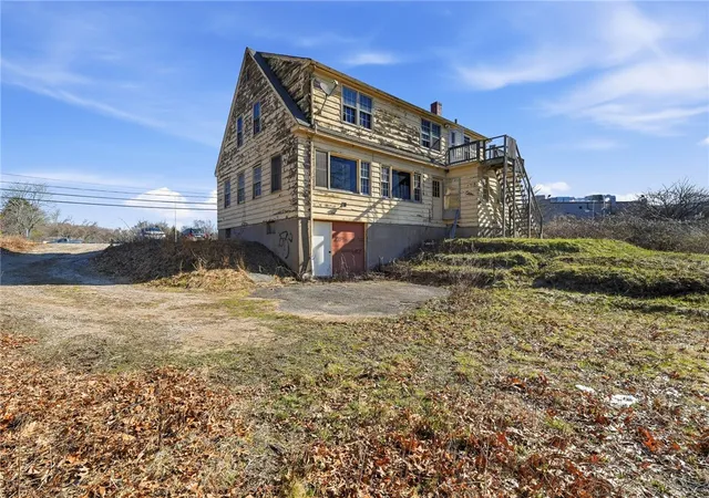 Photo 3 of Single family home for sale at 263 Post Rd, Westerly, RI 02891 | MLS# 1409785 | Listing updated on 2026-04-22