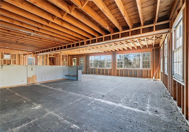 Photo 4 of Single family home for sale at 263 Post Rd, Westerly, RI 02891 | MLS# 1409785 | Listing updated on 2026-04-22