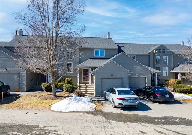 Homes for sale in North Providence, RI | 62 Nipmuc Trl #C, North Providence, RI 02904 | MLS# 1410056