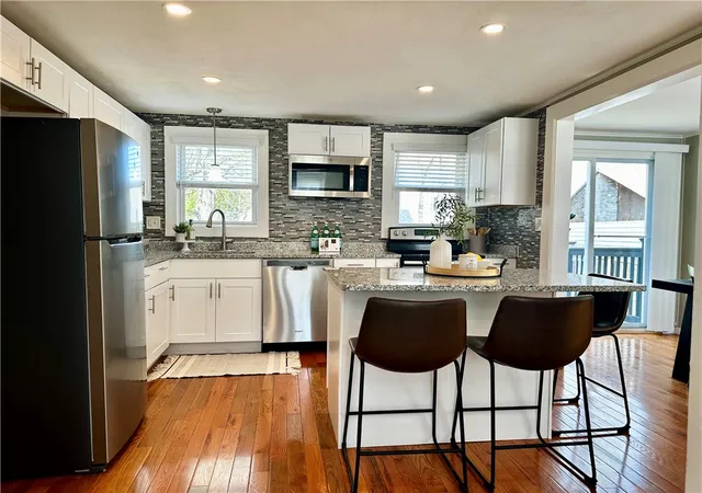 5th image of 143 River Vue Ave, Warwick, RI 02889 | MLS# 1410251
