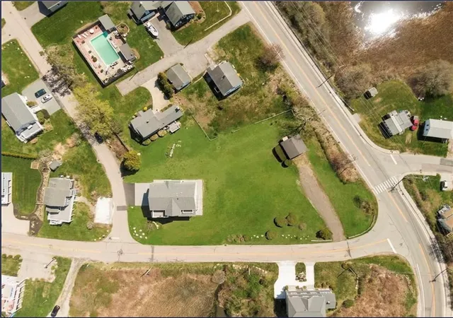 3rd image of 156 Saltaire Ave, Narragansett, RI 02882 | MLS# 1410271
