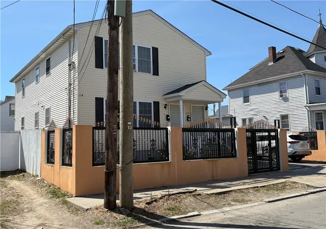 Homes for sale in Providence, RI | 162 Se Eastwood Ave, Providence, RI 02909 | MLS# 1410291