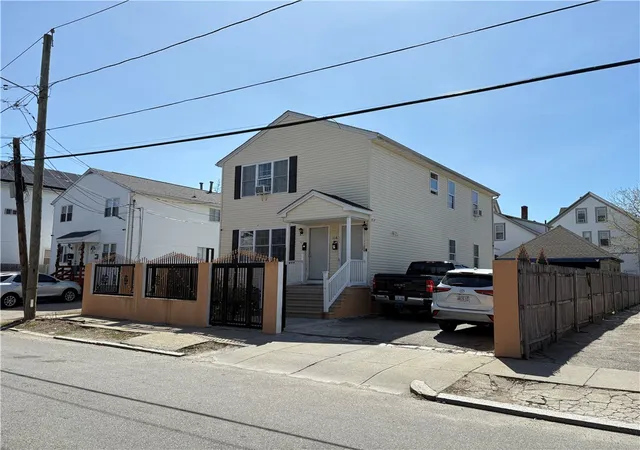 Homes for sale in Providence, RI | 162 Se Eastwood Ave, Providence, RI 02909 | MLS# 1410291