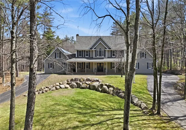Homes for sale in West Greenwich, RI | 564 Hopkins Hill Rd, West Greenwich, RI 02817 | MLS# 1410351