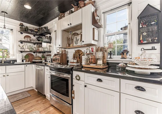 5th image of 247 Main St, Hopkinton, RI 02804 | MLS# 1410308