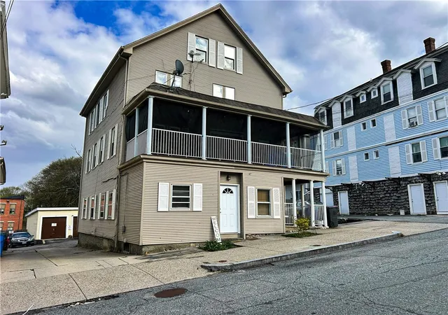 Homes for sale in Lincoln, RI | 62 Spring St, Lincoln, RI 02838 | MLS# 1410402