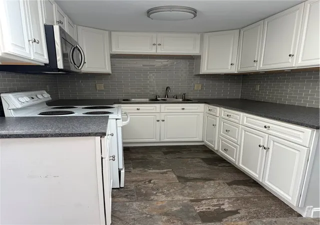 Homes for sale in North Providence, RI | 300 Smithfield Rd #5-53, North Providence, RI 02904 | MLS# 1410583