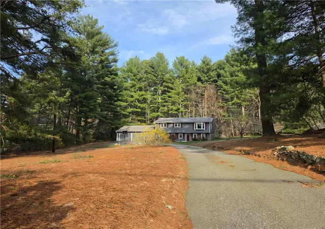 Homes for sale in North Smithfield, RI | 1304 Pound Hill Rd, North Smithfield, RI 02896 | MLS# 1410608