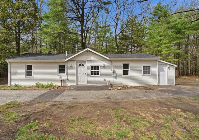 Homes for sale in Coventry, RI | 788 Phillips Hill Rd, Coventry, RI 02816 | MLS# 1410692