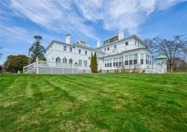 Homes for sale in Newport, RI | 519 Bellevue Ave #1W, Newport, RI 02840 | MLS# 1409802