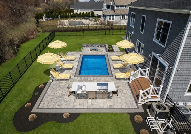 3rd image of 1046 Ocean Rd, Narragansett, RI 02882 | MLS# 1410734