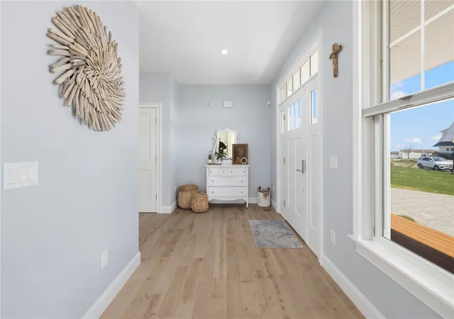 4th image of 1046 Ocean Rd, Narragansett, RI 02882 | MLS# 1410734
