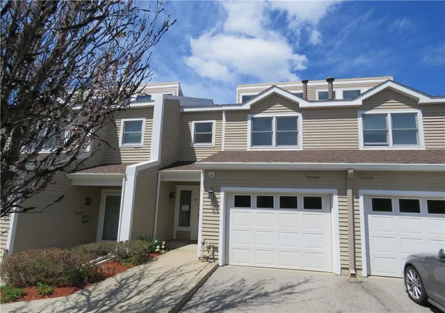 Homes for sale in Portsmouth, RI | 57 Lawton Brook Ln #57, Portsmouth, RI 02871 | MLS# 1410775