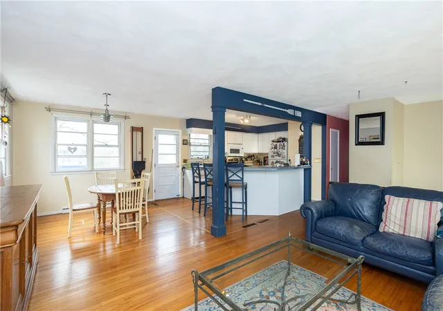 Homes for sale in Middletown, RI | 37 Squantum Dr, Middletown, RI 02842 | MLS# 1409759