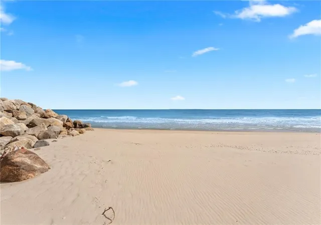 4th image of 76 Green Hill Ocean Dr, Wakefield, RI 02879 | MLS# 1410889