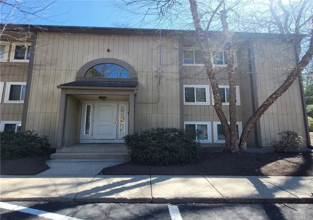 Homes for sale in Lincoln, RI | 400 New River Rd #704, Lincoln, RI 02838 | MLS# 1410894