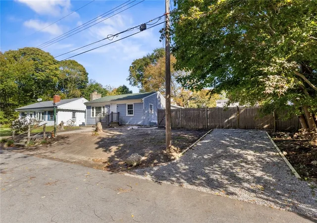 Homes for sale in Jamestown, RI | 400 Schooner Ave, Jamestown, RI 02835 | MLS# 1410913