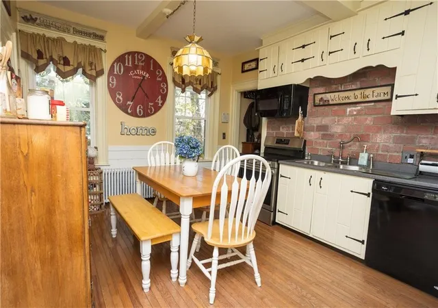 4th image of 70 Woodland Rd, Woonsocket, RI 02895 | MLS# 1410754