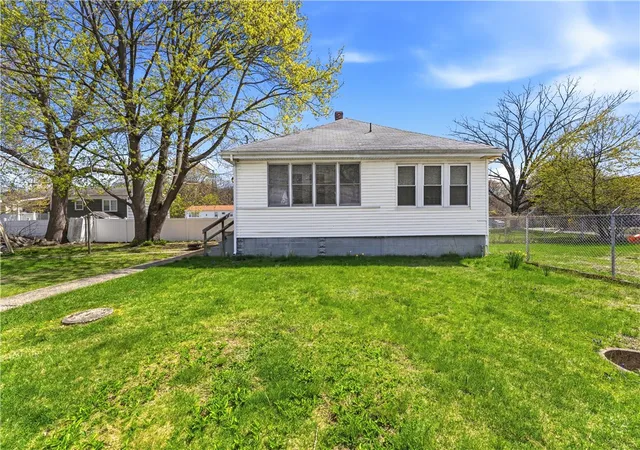 Homes for sale in Cranston, RI | 9 Youlden Ave, Cranston, RI 02910 | MLS# 1410888