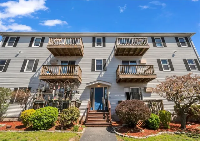 Homes for sale in Fall River, MA | 434 Linden St #2, Fall River, MA 02720 | MLS# 1411049