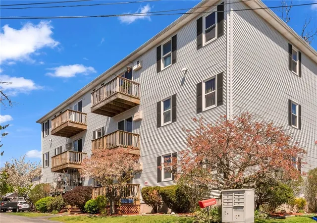 Homes for sale in Fall River, MA | 434 Linden St #2, Fall River, MA 02720 | MLS# 1411049