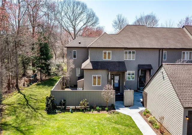 Homes for sale in North Kingstown, RI | 255 Seabreeze Dr, North Kingstown, RI 02852 | MLS# 1405499