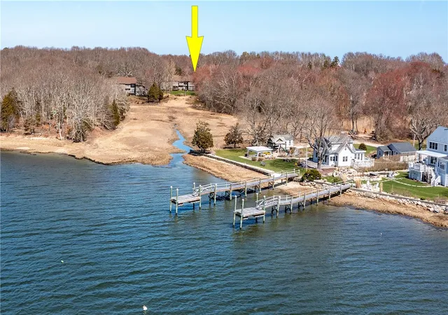 Homes for sale in North Kingstown, RI | 255 Seabreeze Dr, North Kingstown, RI 02852 | MLS# 1405499