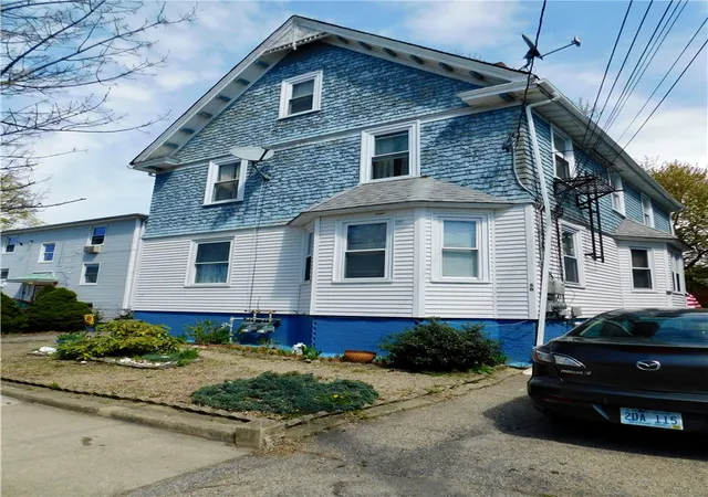 2nd image of 58 Myrtle St, Pawtucket, RI 02860 | MLS# 1411126