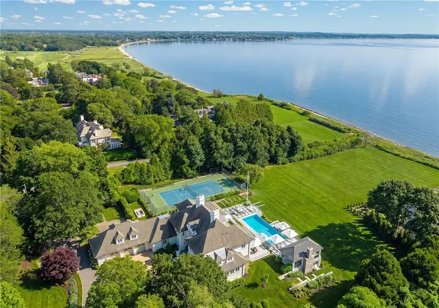 Homes for sale in Barrington, RI | 85 Nayatt Rd, Barrington, RI 02806 | MLS# 1410565
