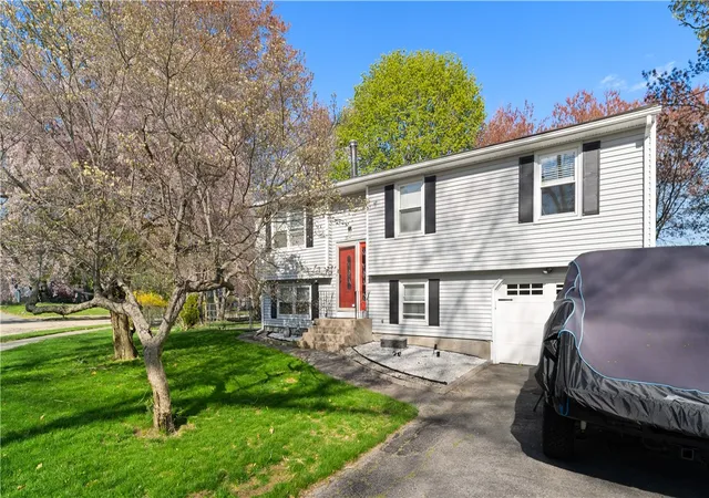 Homes for sale in Coventry, RI | 15 Laforge Dr, Coventry, RI 02816 | MLS# 1410758