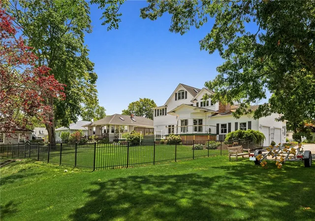Photo 3 of Single family home for sale at 1090 Buttonwoods Ave, Warwick, RI 02886 | MLS# 1411311 | Listing updated on 2026-10-06