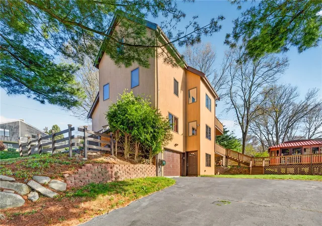 Homes for sale in Tiverton, RI | 199 Lepes Rd, Tiverton, RI 02878 | MLS# 1411339