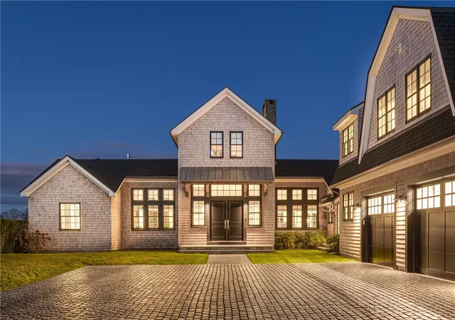 Photo 3 of Single family home for sale at 424 3rd Beach Rd, Middletown, RI 02842 | MLS# 1410933 | Listing updated on 2026-08-01