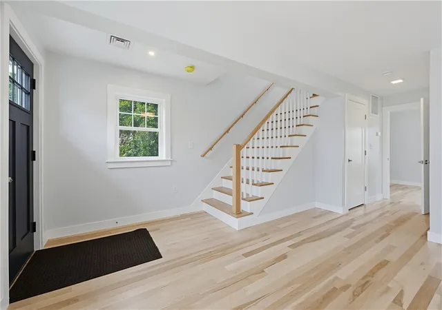 4th image of 33 Jefferson Ave, East Providence, RI 02915 | MLS# 1399234