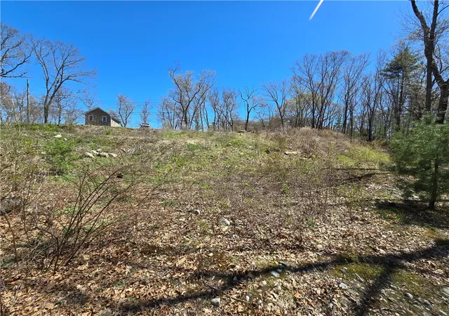 Homes for sale in Smithfield, RI | 210 Log Rd, Smithfield, RI 02917 | MLS# 1411495