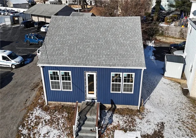 Homes for sale in Lincoln, RI | 148 Front St, Lincoln, RI 02865 | MLS# 1411539