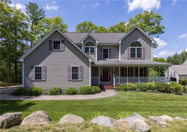 Homes for sale in West Kingston, RI | 47 Wooded Grove Cir, West Kingston, RI 02892 | MLS# 1411556