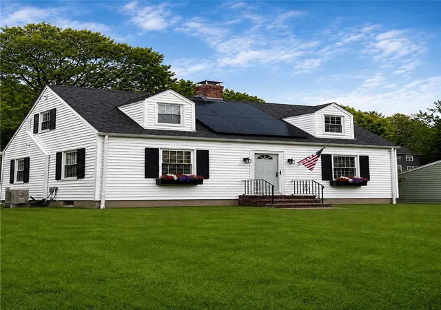 Homes for sale in Cumberland, RI | 625 Mendon Rd, Cumberland, RI 02864 | MLS# 1411562