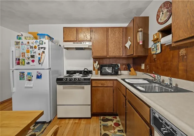 5th image of 569 Smithfield Rd #24, North Providence, RI 02904 | MLS# 1411295