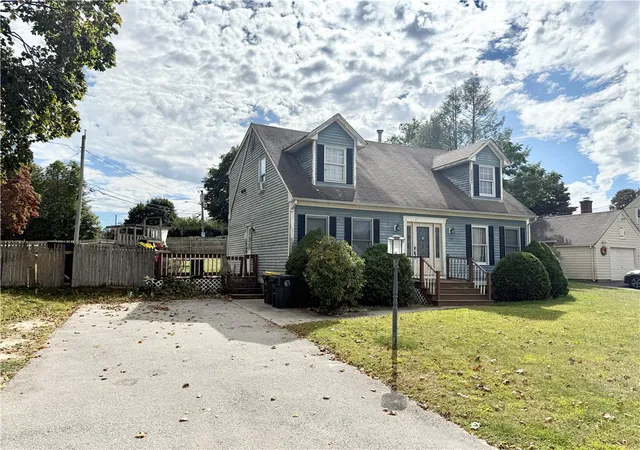 Homes for sale in Smithfield, RI | 13 Willow Rd, Smithfield, RI 02828 | MLS# 1411645